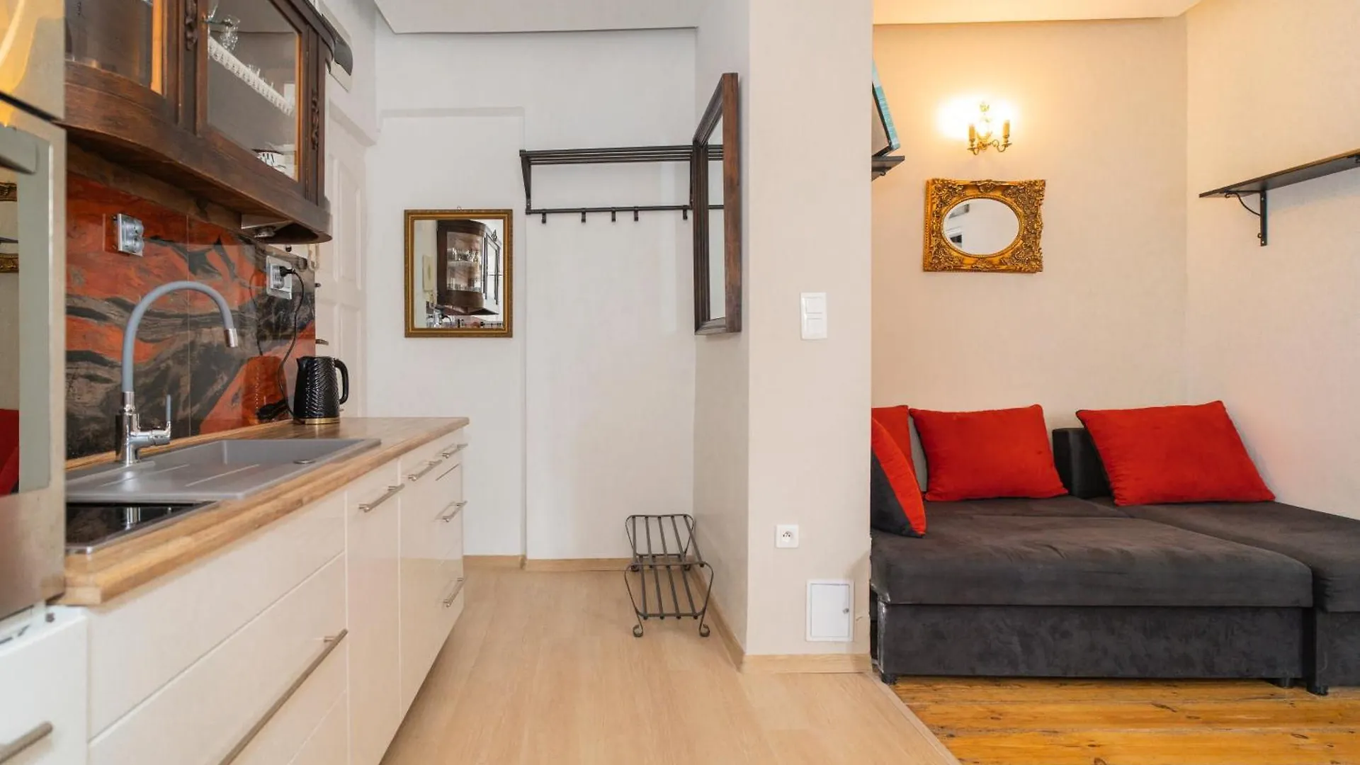 Totu Home Pulaskiego 8 Apartments contacts